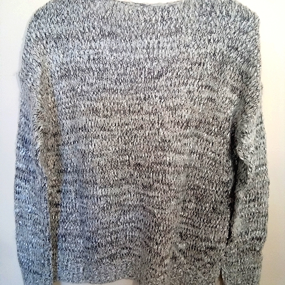 Soft Knit Ribbon Yarn V Neck Sweater - Picture 9 of 12